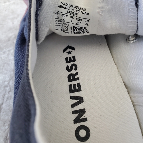 Navy low top converse shoes - Picture 6 of 6